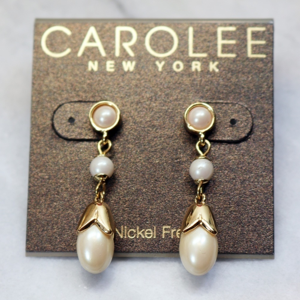 🏆 Elegant Carolee Pearl Drop Gold Tone Earrings NWT 💫
